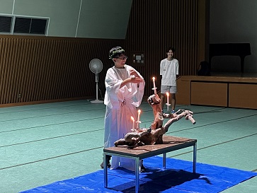 キャンドルサービスの様子